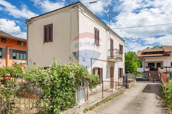 casa indipendente in vendita a Scafa