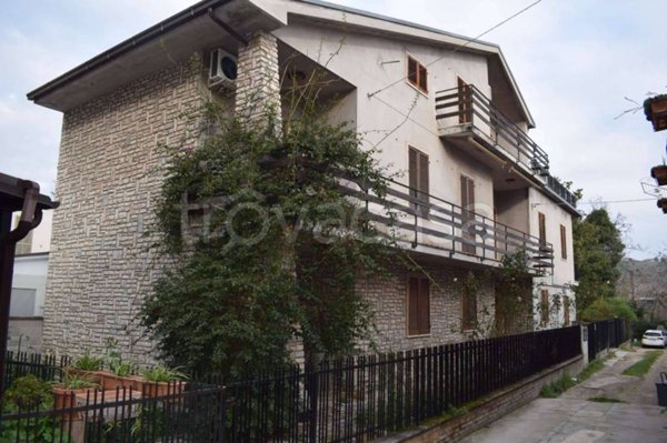 casa indipendente in vendita a Scafa
