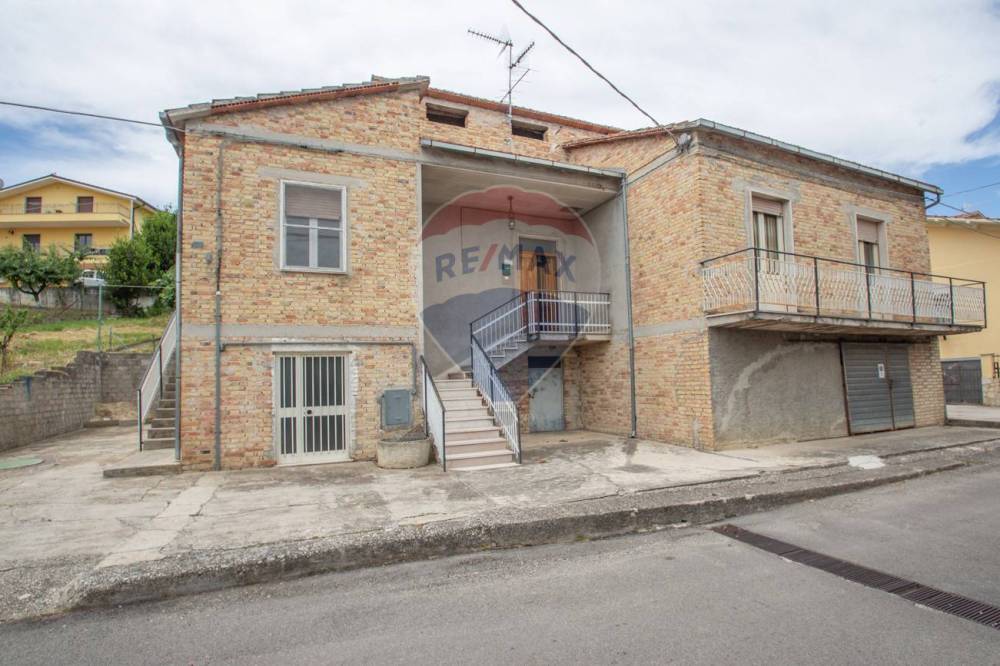 casa indipendente in vendita a Scafa in zona Marulli