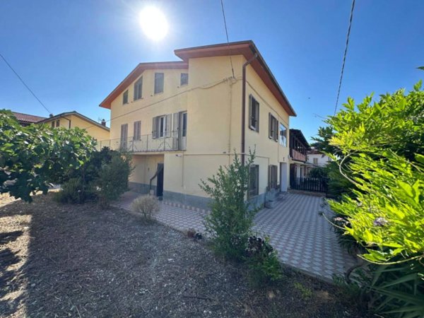 casa indipendente in vendita a Scafa in zona Decontra