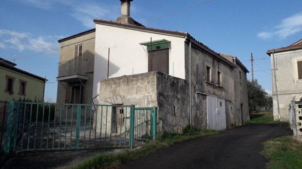 casa indipendente in vendita a Scafa in zona Colli Mampioppo