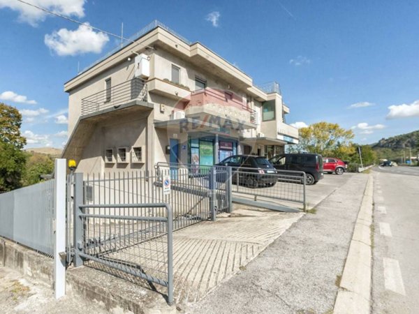 negozio in vendita a Scafa