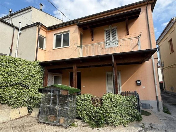 casa indipendente in vendita a Scafa