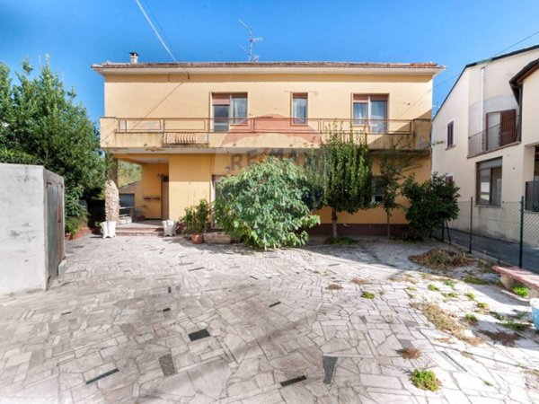 casa indipendente in vendita a Scafa
