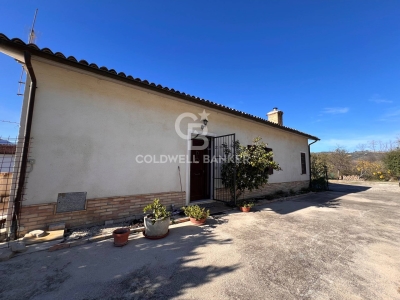 casa indipendente in vendita a Scafa