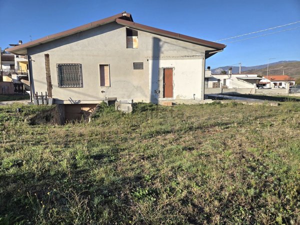 casa indipendente in vendita a Scafa in zona Zappino