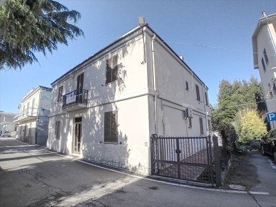 casa indipendente in vendita a Scafa