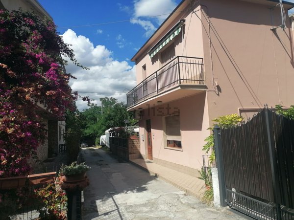 casa indipendente in vendita a Scafa