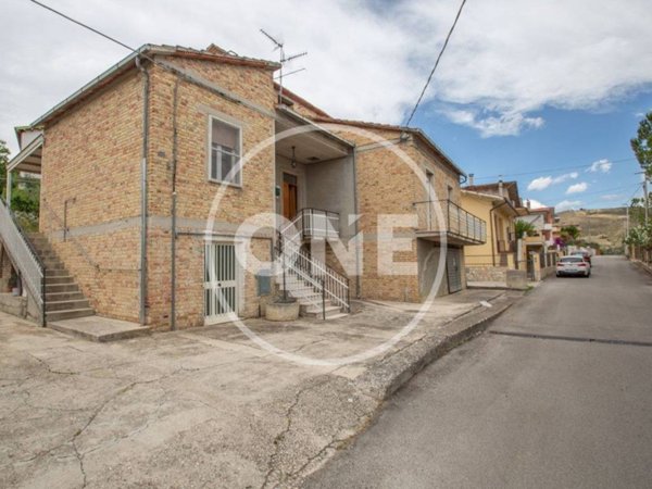 casa indipendente in vendita a Scafa in zona Marulli