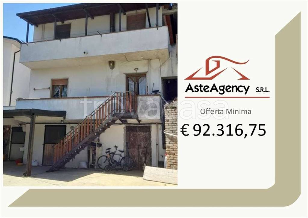 casa indipendente in vendita a Scafa in zona Pianapuccia