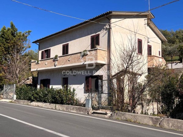 casa indipendente in vendita a Scafa