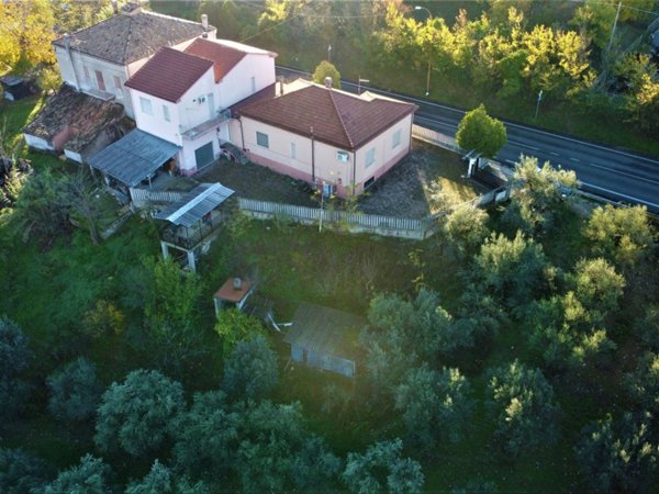 casa indipendente in vendita a Scafa in zona Zappino