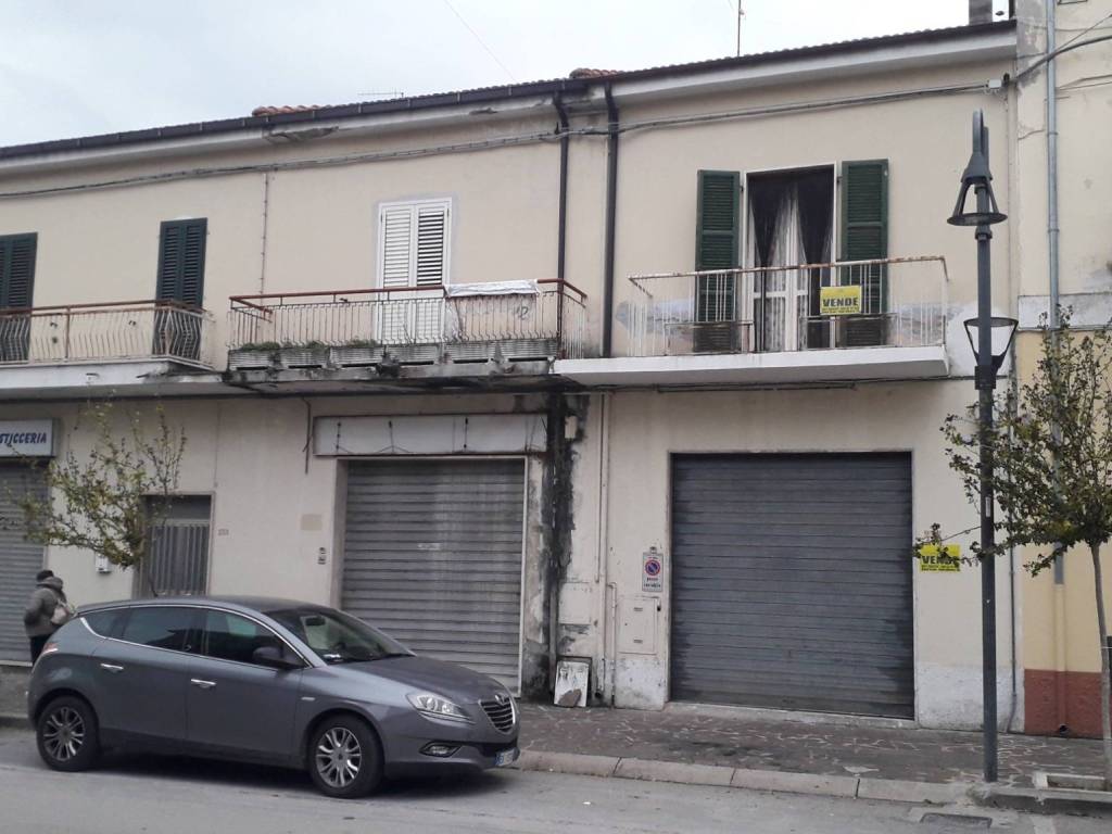 negozio in vendita a Scafa