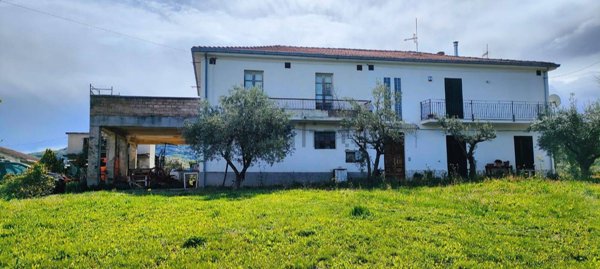 casale in vendita a Scafa in zona Colli Mampioppo