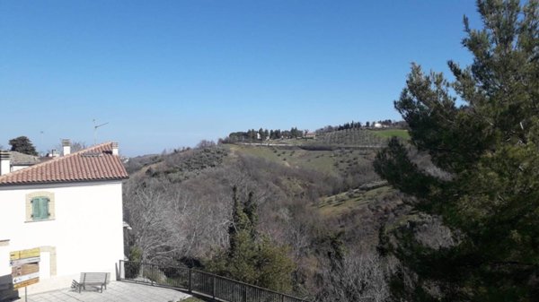casa indipendente in vendita a Serramonacesca