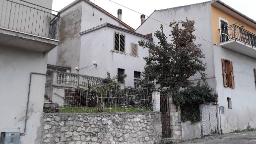 casa indipendente in vendita a Serramonacesca
