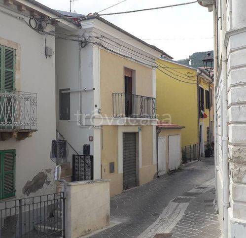 casa indipendente in vendita a Serramonacesca