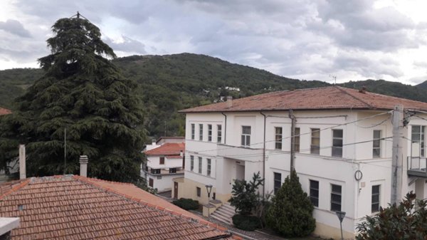 casa indipendente in vendita a Serramonacesca