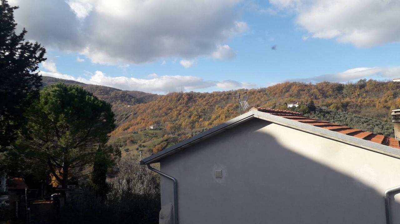 casa indipendente in vendita a Serramonacesca