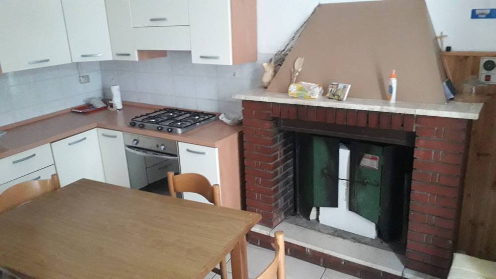 casa indipendente in vendita a Serramonacesca