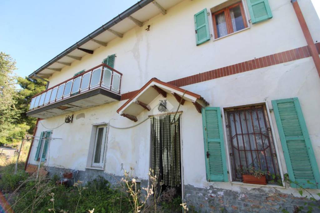 casa indipendente in vendita a Serramonacesca