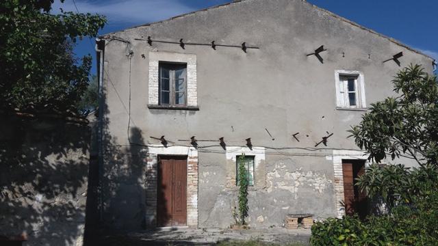 casa indipendente in vendita a Serramonacesca