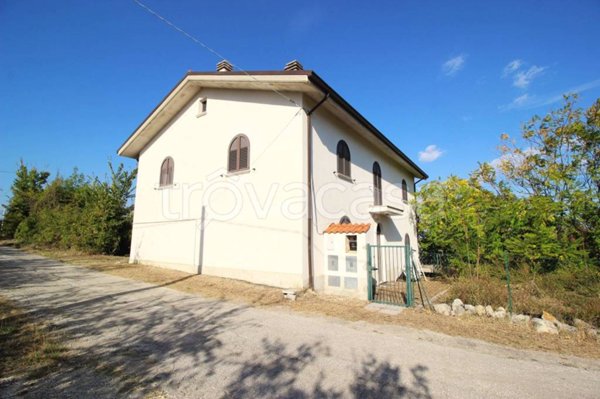 casa indipendente in vendita a Serramonacesca