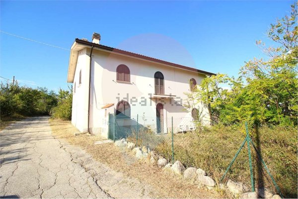 appartamento in vendita a Serramonacesca