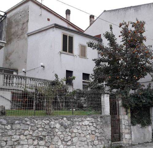 casa indipendente in vendita a Serramonacesca