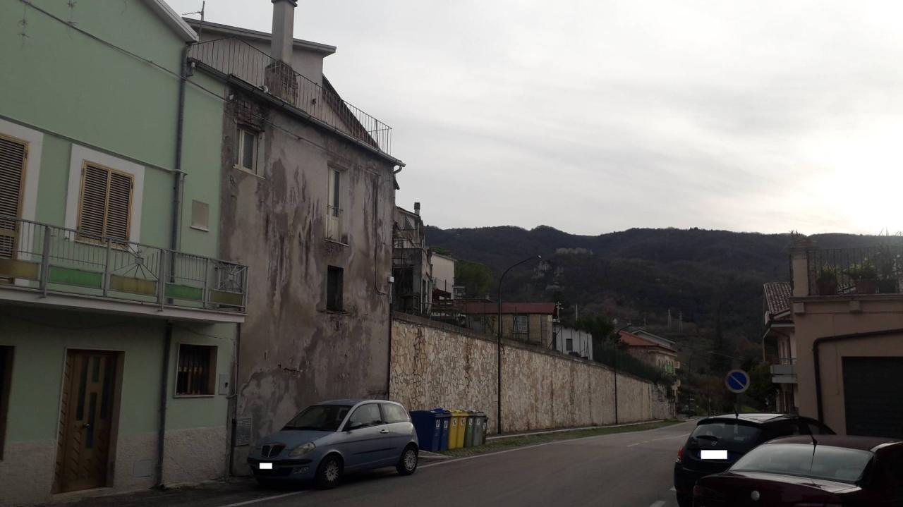 casa indipendente in vendita a Serramonacesca