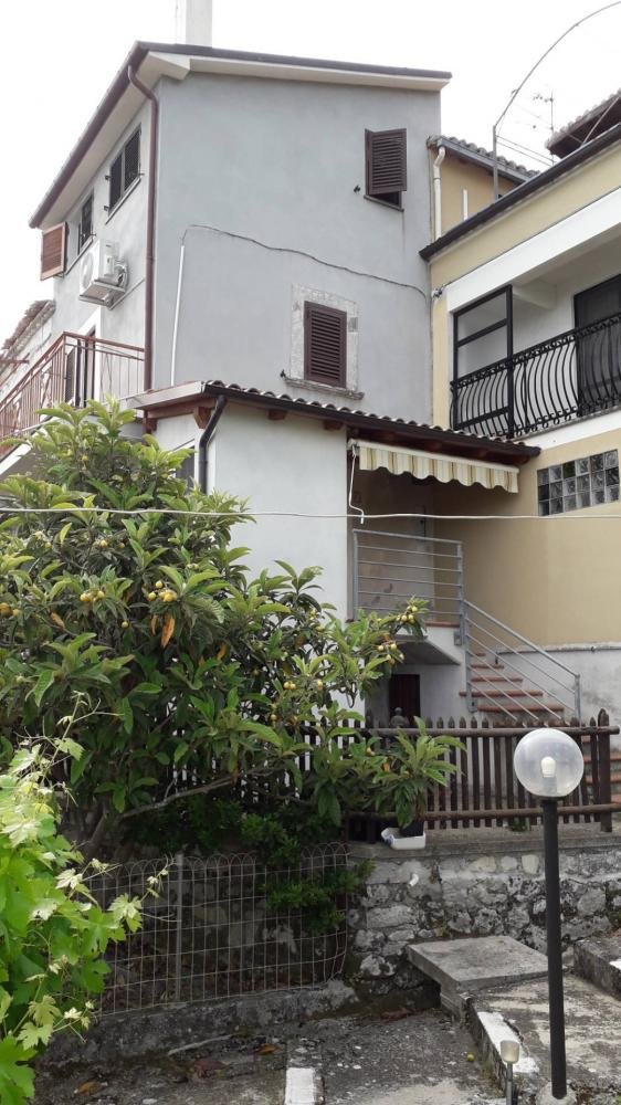 casa indipendente in vendita a Serramonacesca