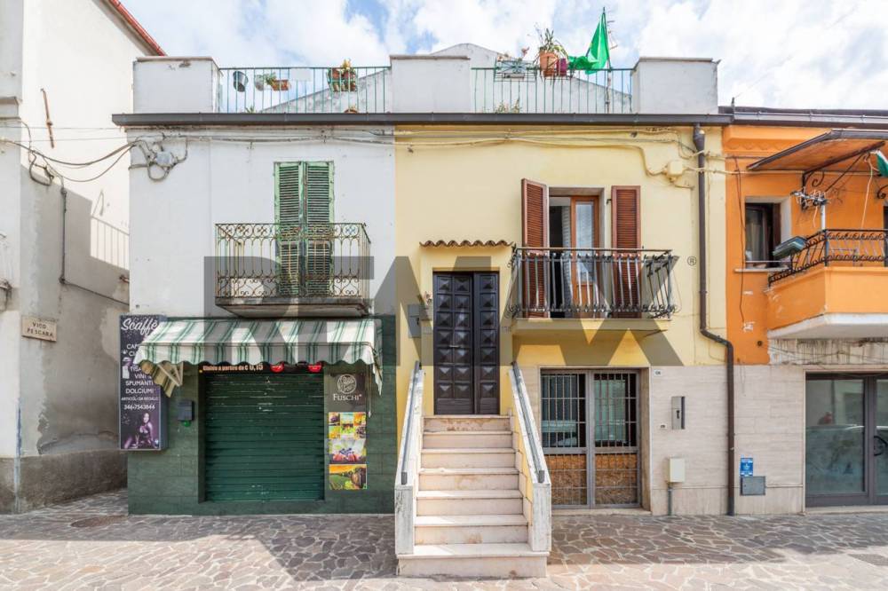 casa indipendente in vendita a Serramonacesca
