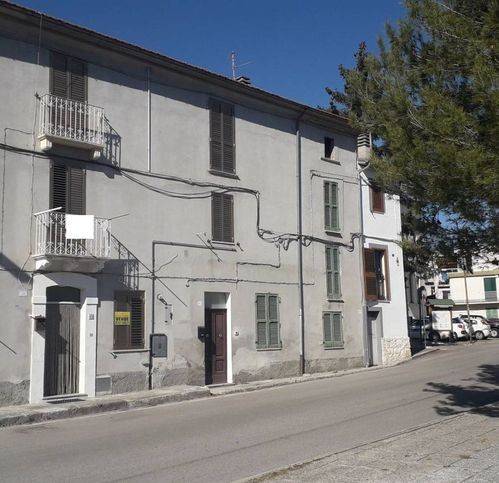 casa indipendente in vendita a Serramonacesca