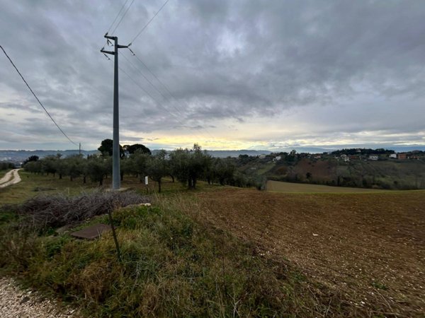 casa indipendente in vendita a Spoltore in zona Villa Raspa