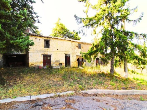 casa indipendente in vendita a Spoltore in zona Pescarina