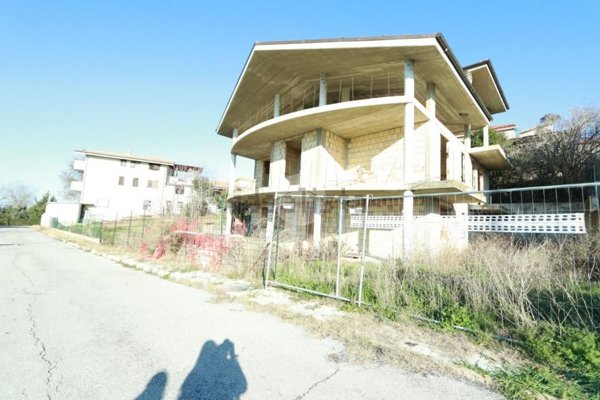 casa indipendente in vendita a Spoltore in zona Villa Santa Maria