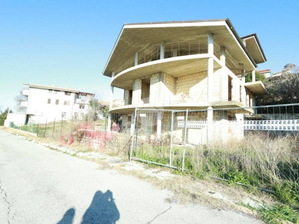 casa indipendente in vendita a Spoltore in zona Villa Santa Maria