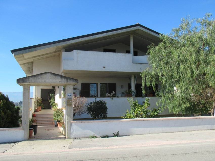 casa indipendente in vendita a Spoltore in zona Villa Santa Maria
