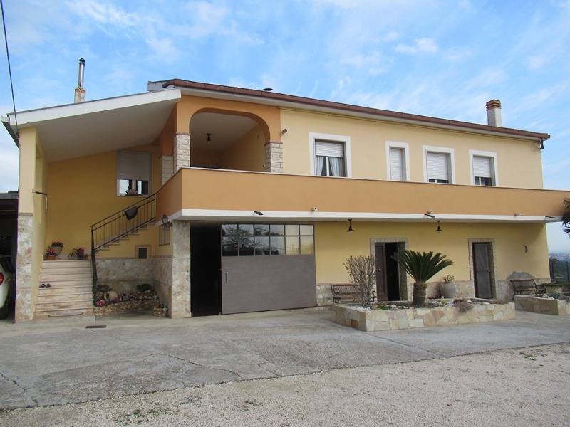 casa indipendente in vendita a Spoltore in zona Santa Lucia