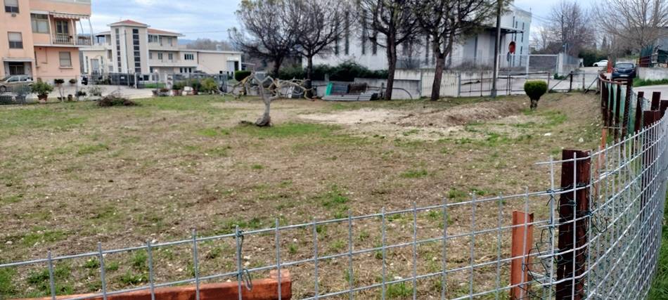 locale di sgombero in vendita a Spoltore in zona Villa Raspa