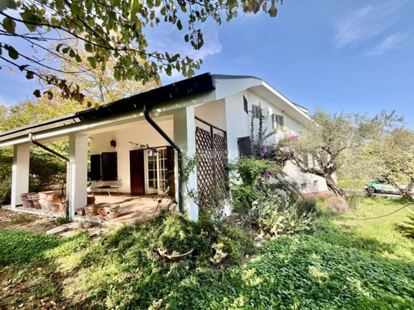 casa indipendente in vendita a Spoltore
