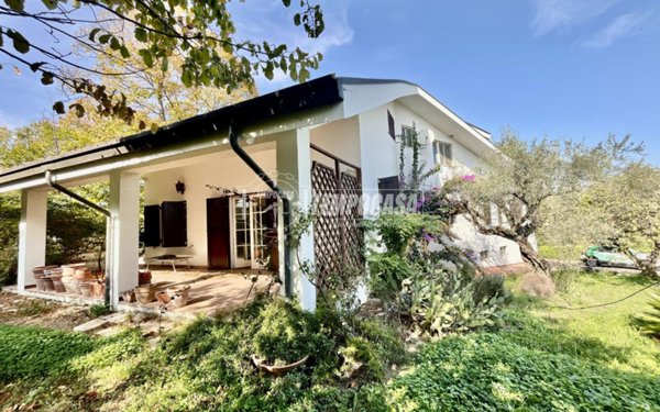 casa indipendente in vendita a Spoltore