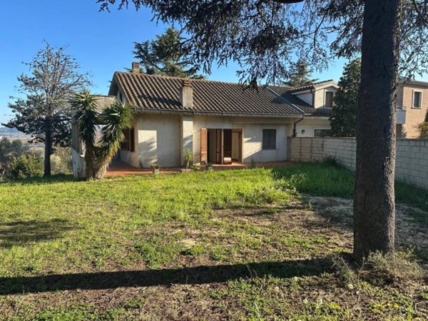 casa indipendente in vendita a Spoltore