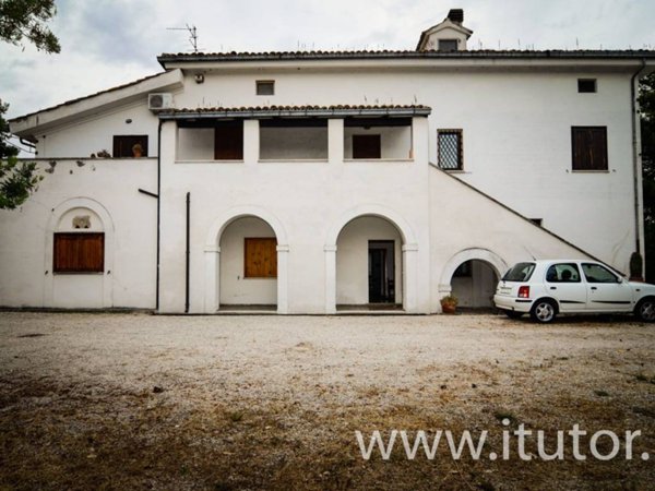 casa indipendente in vendita a Spoltore