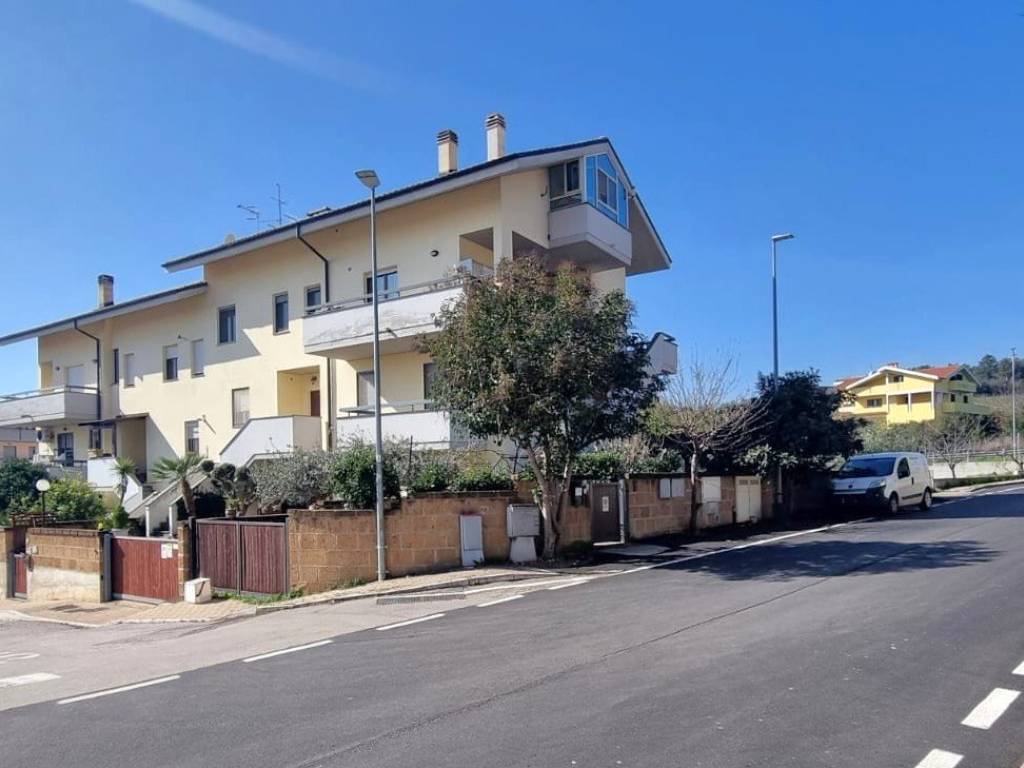 casa indipendente in vendita a Spoltore