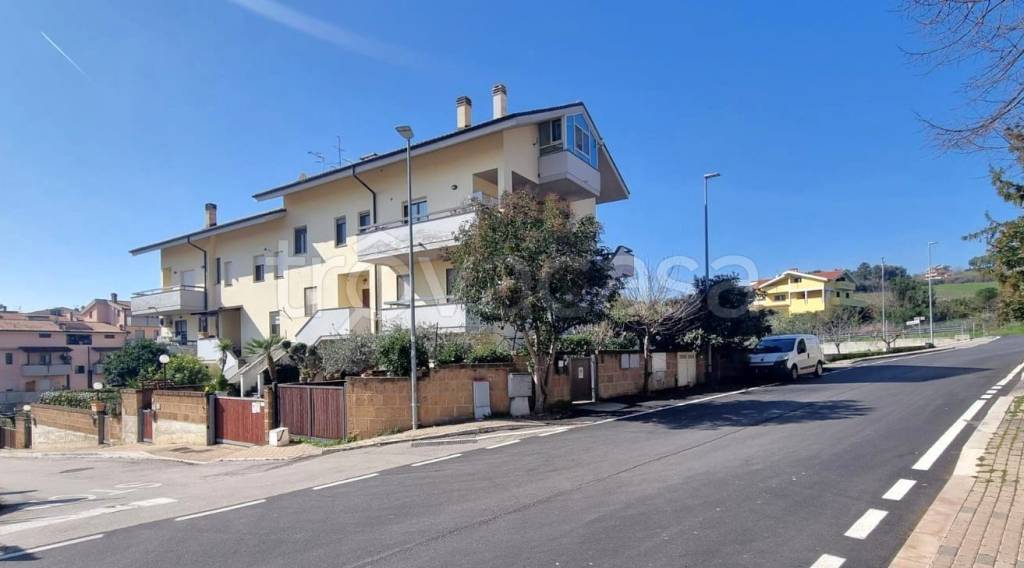 casa indipendente in vendita a Spoltore