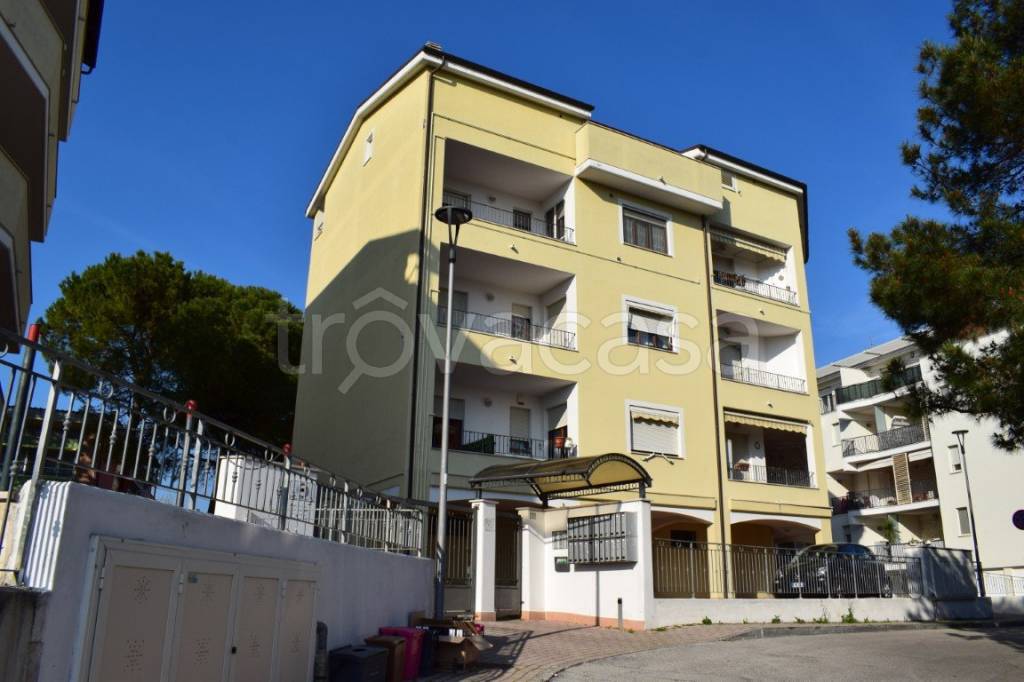 appartamento in vendita a Spoltore in zona Villa Raspa