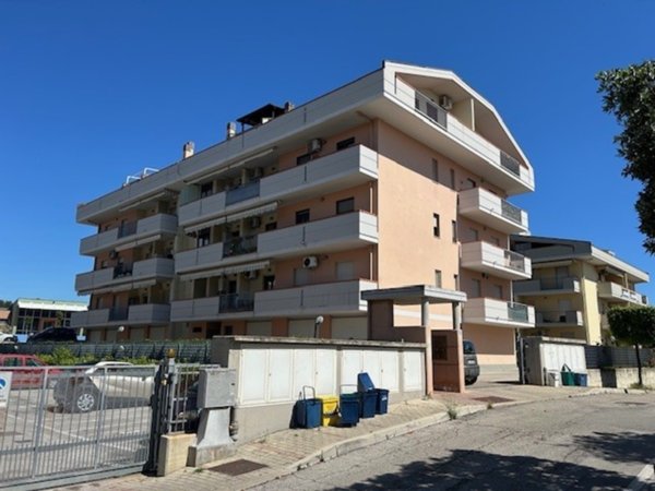 appartamento in vendita a Spoltore in zona Santa Teresa