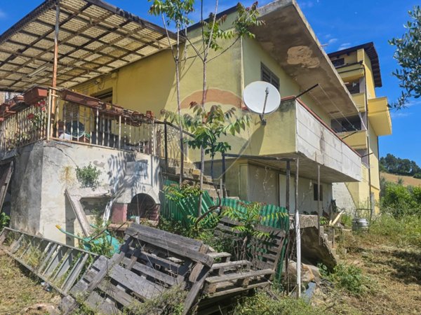 casa indipendente in vendita a Spoltore