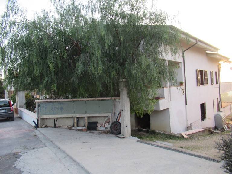 casa indipendente in vendita a Spoltore in zona Villa Santa Maria